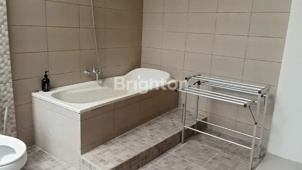 image DISEWAKAN VILLA 2 LANTAI DENGAN MINI POOL DESAIN MODERN & FULLY FURNISHED (6)