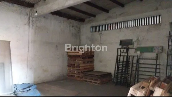 image DI JUAL RUMAH DI FUNGSIKAN UNTUK TOKO DI PINGGIR  JALAN RAYA NASIONAL DI KOTA SEMARANG (4)