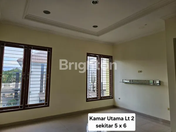 image DIJUAL RUMAH MEWAH 2 LANTAI DI PURI SRIWEDARI CIBUBUR – SIAP HUNI, HADAP TIMUR, LINGKUNGAN NYAMAN (7)