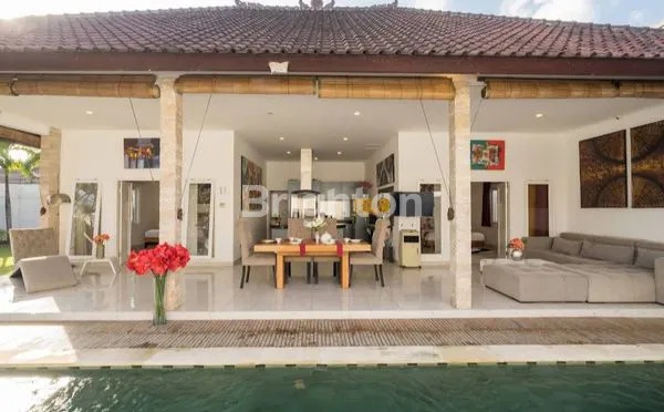 image LUXURY 2BR VILLA DI SEMINYAK PRIVATE POOL & FULL FURNISH (3)