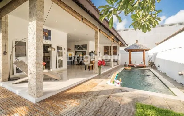 image LUXURY 2BR VILLA DI SEMINYAK PRIVATE POOL & FULL FURNISH (1)