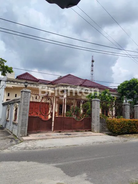 image RUMAH MEWAH LT 699M² DI BAMBU KUNING (1)