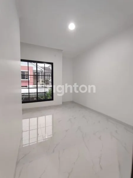 image RUMAH BARU IFOLIA ARALIA HARAPAN INDAH BEKASI SEMI FURNISHED SHM (7)