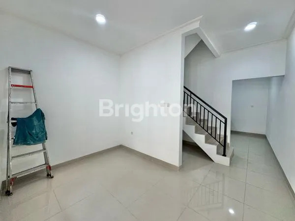 image RUMAH BARU 3 LANTAI ROW 1 MOBIL DEKAT UJUNG JALAN KE ROW 2 MOBIL DI DURI KEPA DEKAT TANJUNG DUREN JAKARTA BARAT (3)