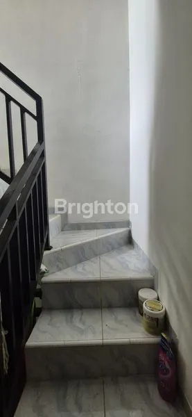 image RUMAH 3 LANTAI SIAP HUNI, LOKASI PREMIUM PADEMANGAN (4)