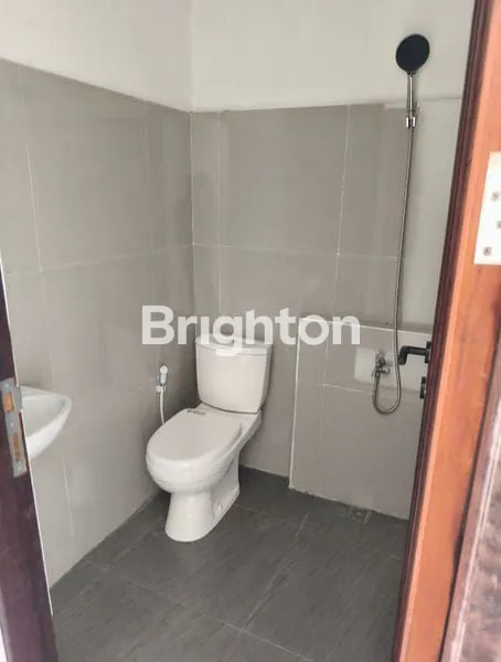 image DIJUAL RUMAH CANTIK TENGAH KOTA BERNUANSA MINIMALIS LOKASI DALAM PERUMAHAN PALM HILLS  AMAN NYAMAN HARGA NEGO (4)