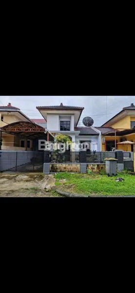 image DIJUAL RUMAH SIAP HUNI TENGAH KOTA BERNUANSA MINIMALIS LOKASI DALAM PERUMAHAN REGENCY AMAN NYAMAN HARGA NEGO (1)