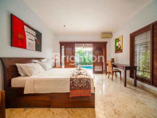 image JUAL VILLA KEROBOKAN BALI - EKSKLUSIF 3 KAMAR DENGAN TANAH PREMIUM  | VJ7259565 (3)