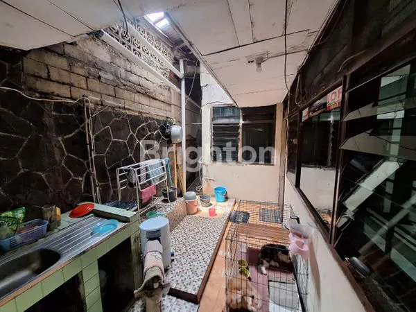 image RUMAH DI JUAL DI KRAMAT SENTIONG,  LOKASI YG SANGAT STATEGIS. HRGA TERSEBUT BS NEGO.. (5)