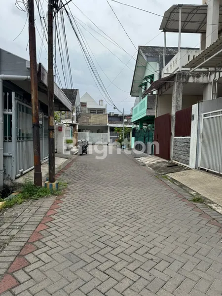 image RUMAH SIAP HUNI 1,5 LANTAI DI DARMO PERMAI (8)