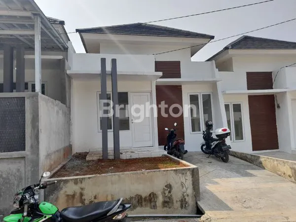 image RUMAH TAKE OVER DI CISEENG DESIGN MINIMALIS LOKASI STRATEGIS (8)