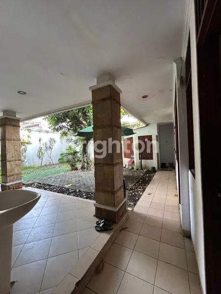 image RUMAH LUAS 907M² DI PONDOK LABU, STRATEGIS (6)
