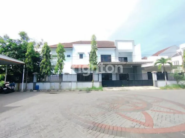 image RUMAH MEGAH COCOK UNTUK KANTOR DI DEKAT BANDARA JUANDA (2)
