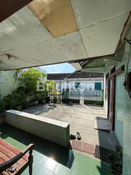 image RUMAH HITUNG TANAH LUAS 328M² DI DEKAT MANAHAN SOLO (3)
