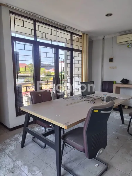 image RUKO 3 LANTAI HOOK EX KANTOR AREA JEMURSARI LKS NOL JALAN UTAMA (4)