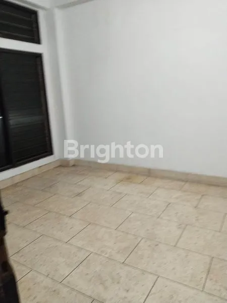 image RUKO 3 LANTAI STRATEGIS JALAN HASANUDIN (4)