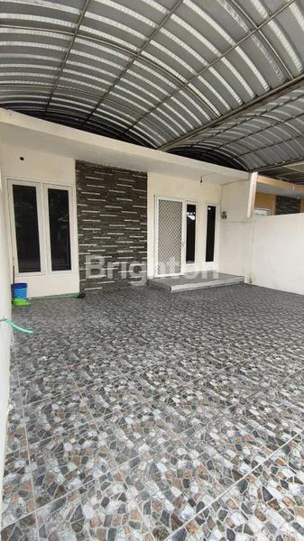 image DISEWAKAN RUMAH SIAP HUNI DI LOKASI STRATEGIS – LT 6X17M, 3 KAMAR TIDUR, HARGA TERJANGKAU! (3)