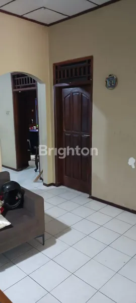 image RUMAH LUAS PINGGIR JALAN DI SUKARASA, KOTA TANGERANG HUNIAN STRATEGIS 4 KAMAR TIDUR (5)