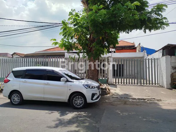 image RUMAH LUAS COCOK UNTUK USAHA DI TENGAH KOTA SURABAYA JALAN SAM RATULANGI (2)