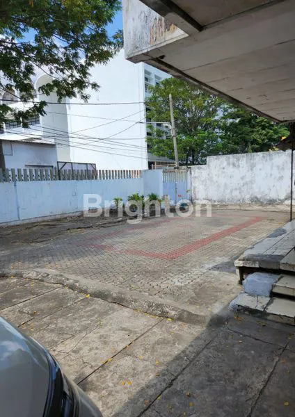 image RUMAH LUAS COCOK UNTUK USAHA DI TENGAH KOTA SURABAYA JALAN SAM RATULANGI (6)