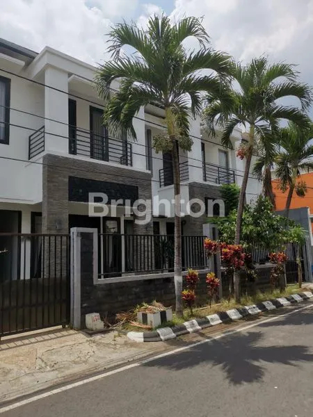 image RUMAH ASRI TERAWAT DI MALANG (1)