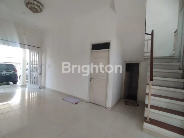 image RUMAH SIDOSERMO PDK 2 LANTAI LOKASI STRATEGIS (4)