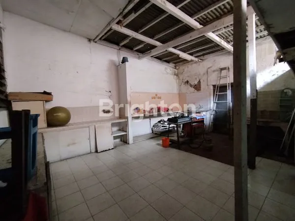 image RUMAH VINTAGE COCOK UNTUK USAHA DI TENGAH KOTA SURABAYA JALAN DR. WAHIDIN (7)