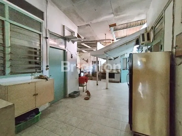 image RUMAH VINTAGE COCOK UNTUK USAHA DI TENGAH KOTA SURABAYA JALAN DR. WAHIDIN (6)