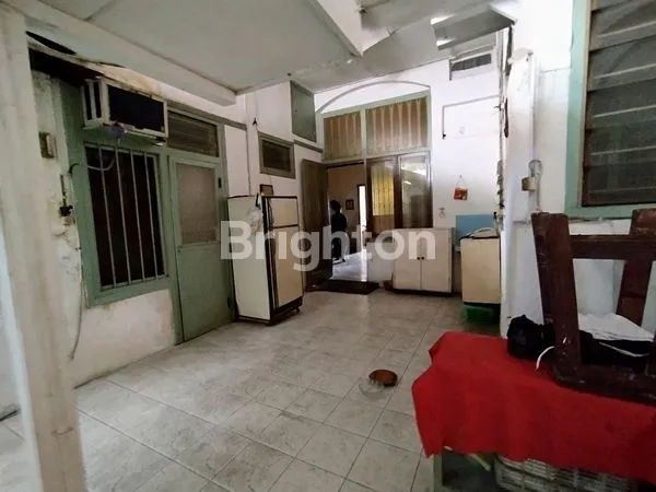 image RUMAH VINTAGE COCOK UNTUK USAHA DI TENGAH KOTA SURABAYA JALAN DR. WAHIDIN (8)
