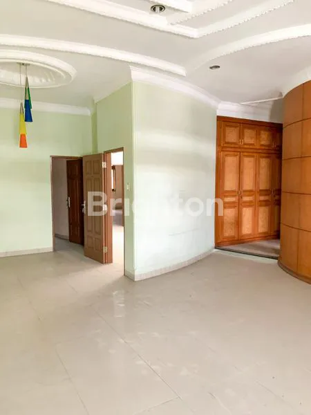 image DISEWAKAN RUMAH SIAP HUNI DI JLN PATTIMURA  (4)
