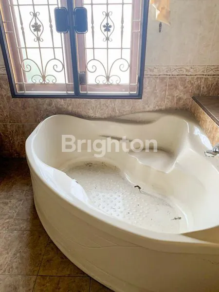 image DISEWAKAN RUMAH SIAP HUNI DI JLN PATTIMURA  (8)