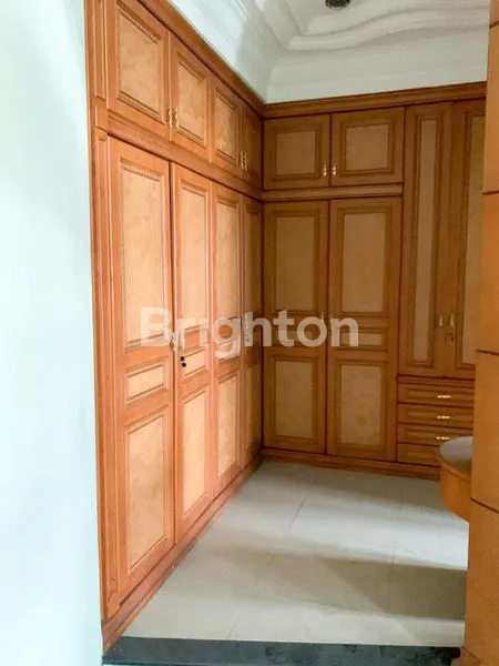 image DISEWAKAN RUMAH SIAP HUNI DI JLN PATTIMURA  (3)