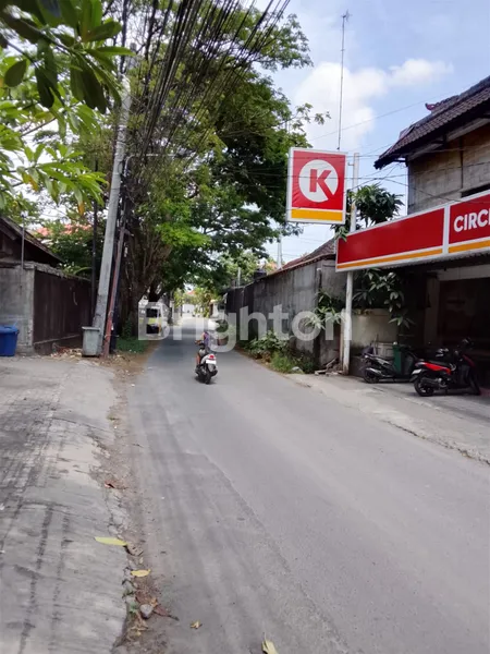 image DISEWA VILLA DI JALAN BIDADARI (5)