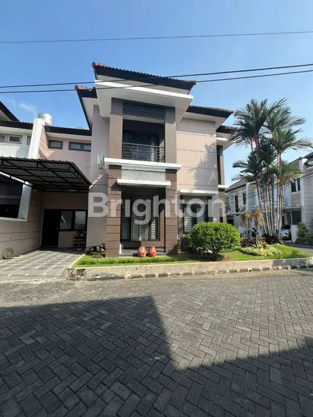 image RUMAH 2 LANTAI BAGUS SIAP HUNI HOOK POJOK ONE GATE DEKAT SEKOLAH PETRA MANYAR UNIVERSITAS ITS UNAIR AIRLANGGA (1)