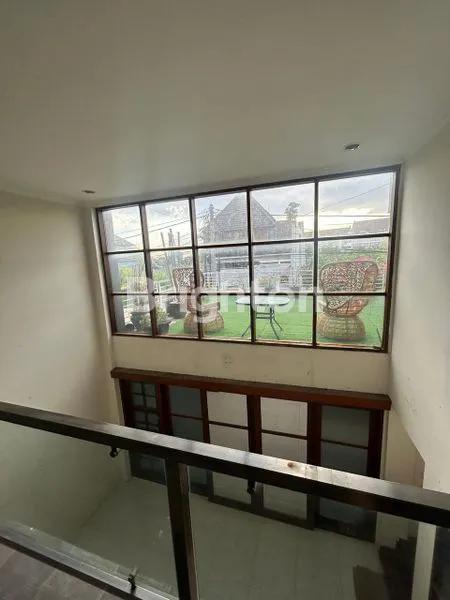 image VILLA 4 LANTAI DENGAN ROOFTOP 6 BEDROOM DI SEMINYAK (4)