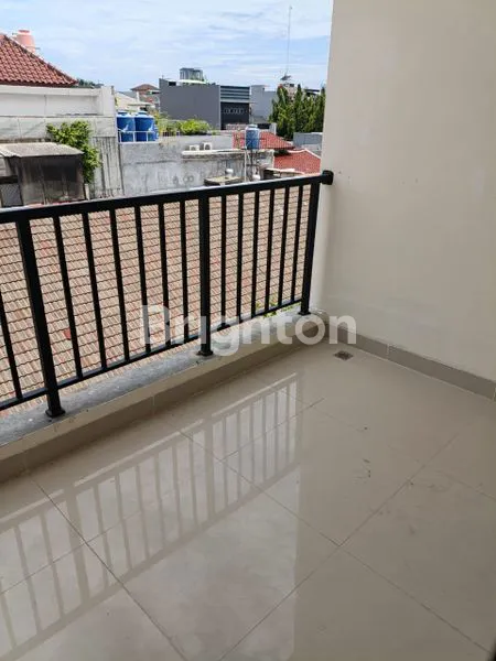 image RUMAH BARU SIAP HUNI KEPA DURI GREEN VILLE JAKARTA BARAT (8)