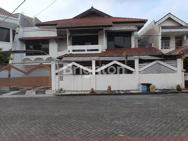 image RUMAH 2 LANTAI SIAP HUNI ROW JALAN BOULEVARD PERUMAHAN WISMA MUKTI DEKAT UNIVERSITAS ITS UNAIR RAYA MERR (1)