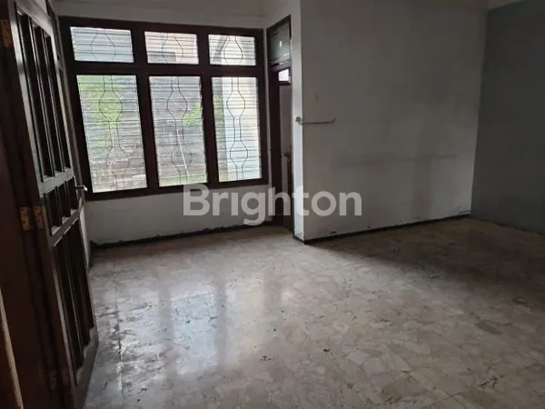 image RUMAH 2 LANTAI SIAP HUNI ROW JALAN BOULEVARD PERUMAHAN WISMA MUKTI DEKAT UNIVERSITAS ITS UNAIR RAYA MERR (6)