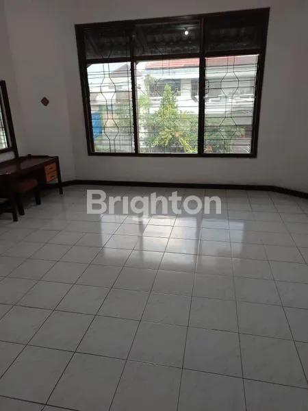 image RUMAH 2 LANTAI SIAP HUNI ROW JALAN BOULEVARD PERUMAHAN WISMA MUKTI DEKAT UNIVERSITAS ITS UNAIR RAYA MERR (4)