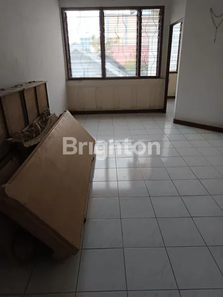 image RUMAH 2 LANTAI SIAP HUNI ROW JALAN BOULEVARD PERUMAHAN WISMA MUKTI DEKAT UNIVERSITAS ITS UNAIR RAYA MERR (3)