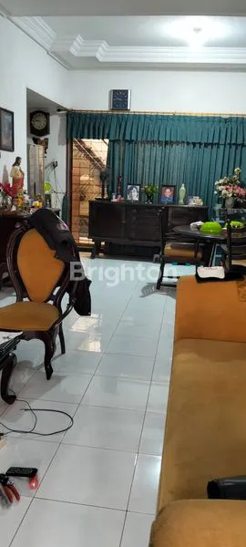 image RUMAH 2 LT TERAWAT BAIK SIAP HUNI DI MANYAR TIRTOASRI (3)
