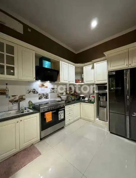 image RUMAH HOOK FULL FURNISHED JAGAKARSA JAKARTA SELATAN (5)