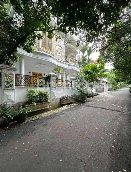 image RUMAH HOOK FULL FURNISHED JAGAKARSA JAKARTA SELATAN (1)