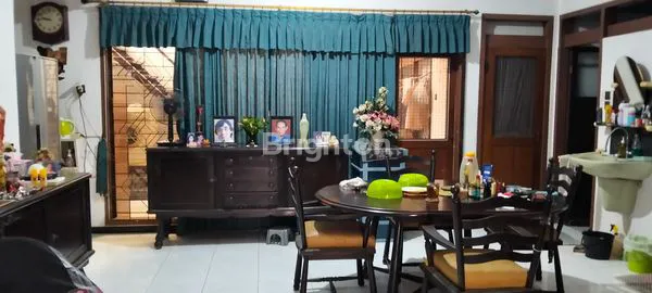 image RUMAH 2 LT TERAWAT BAIK SIAP HUNI DI MANYAR TIRTOASRI (2)