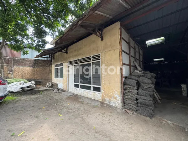 image TANAH + BANGUNAN KOMERSIAL DI RAYA MASTRIP KARANGPILANG !! (4)