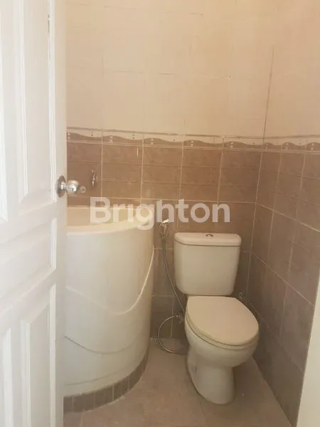 image RUMAH SIAP HUNI 2 LANTAI FULL FURNISH CAKEP GRAND CITY REGENCY RUNGKUT ONE GATE SYSTEM DEKAT MERR, UPN, TRANSMART, PURIMAS, NIRWANA EKSEKUTIF, UBAYA TENGGILIS (5)
