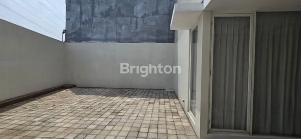 image RUMAH ROYAL RESIDENCE SURABAYA (3)