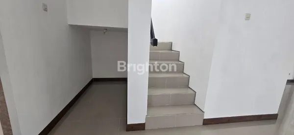 image RUMAH ROYAL RESIDENCE SURABAYA (5)