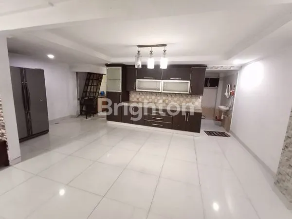 image HUNIAN STRATEGIS 5 KT DEKAT MALL MKG, KELAPA GADING (3)