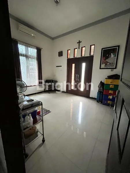image RUMAH MEWAH SHM 300M² DI PUSAT KOTA SOLO (8)